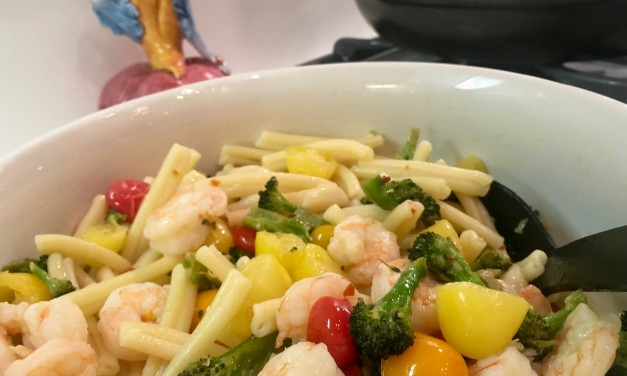 Slim Man Cooks Shrimp with Broccoli and Grape Tomatoes