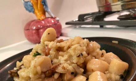 Slim Man Cooks Risotto with Bay Scallops